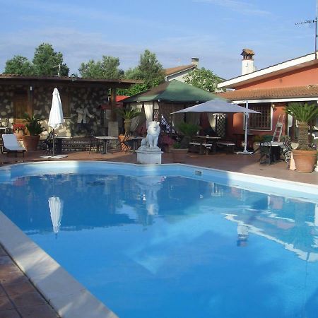 Chalet L Oasi Di Ambra 8 Posti Letto Con Uso Piscina Ардеа Экстерьер фото
