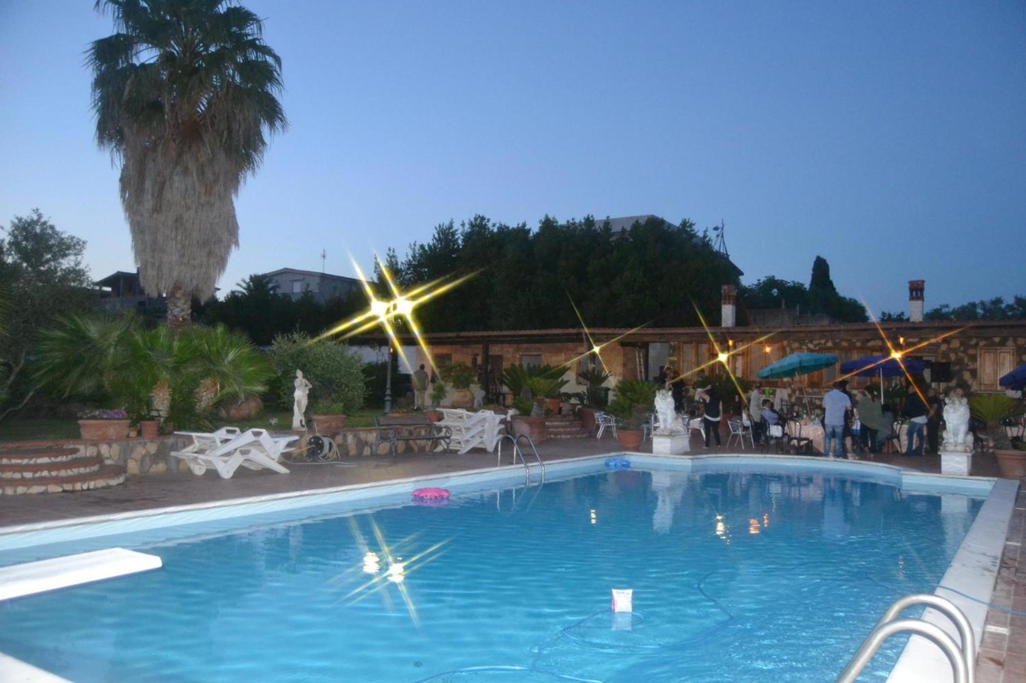 Chalet L Oasi Di Ambra 8 Posti Letto Con Uso Piscina Ардеа Экстерьер фото