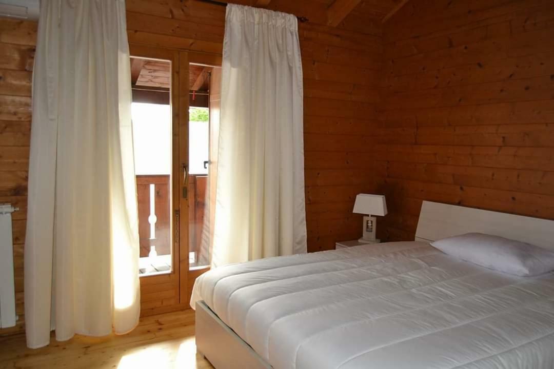 Chalet L Oasi Di Ambra 8 Posti Letto Con Uso Piscina Ардеа Экстерьер фото