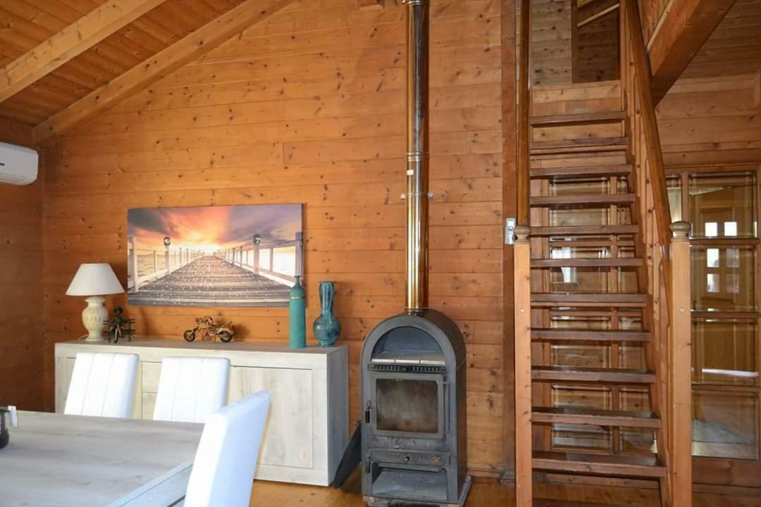 Chalet L Oasi Di Ambra 8 Posti Letto Con Uso Piscina Ардеа Экстерьер фото