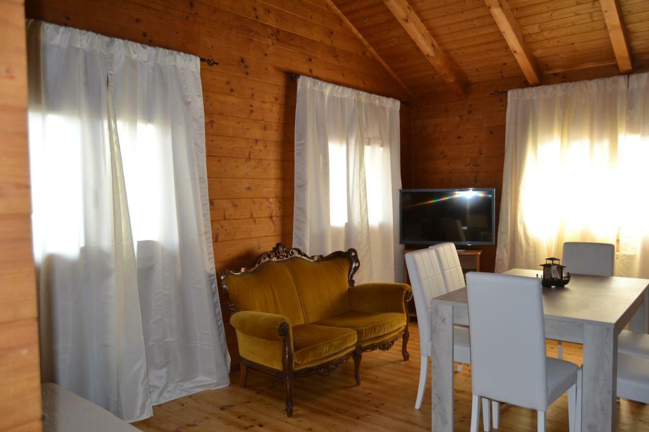 Chalet L Oasi Di Ambra 8 Posti Letto Con Uso Piscina Ардеа Экстерьер фото