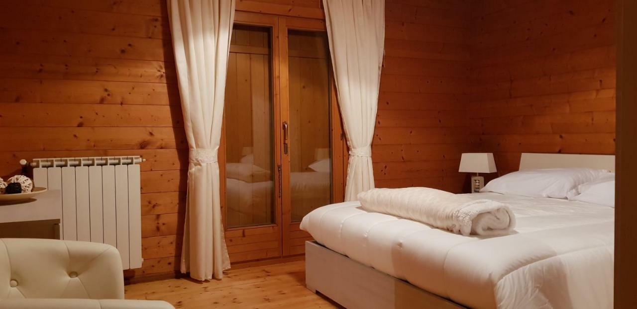Chalet L Oasi Di Ambra 8 Posti Letto Con Uso Piscina Ардеа Экстерьер фото