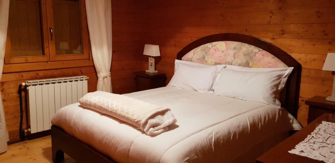 Chalet L Oasi Di Ambra 8 Posti Letto Con Uso Piscina Ардеа Экстерьер фото