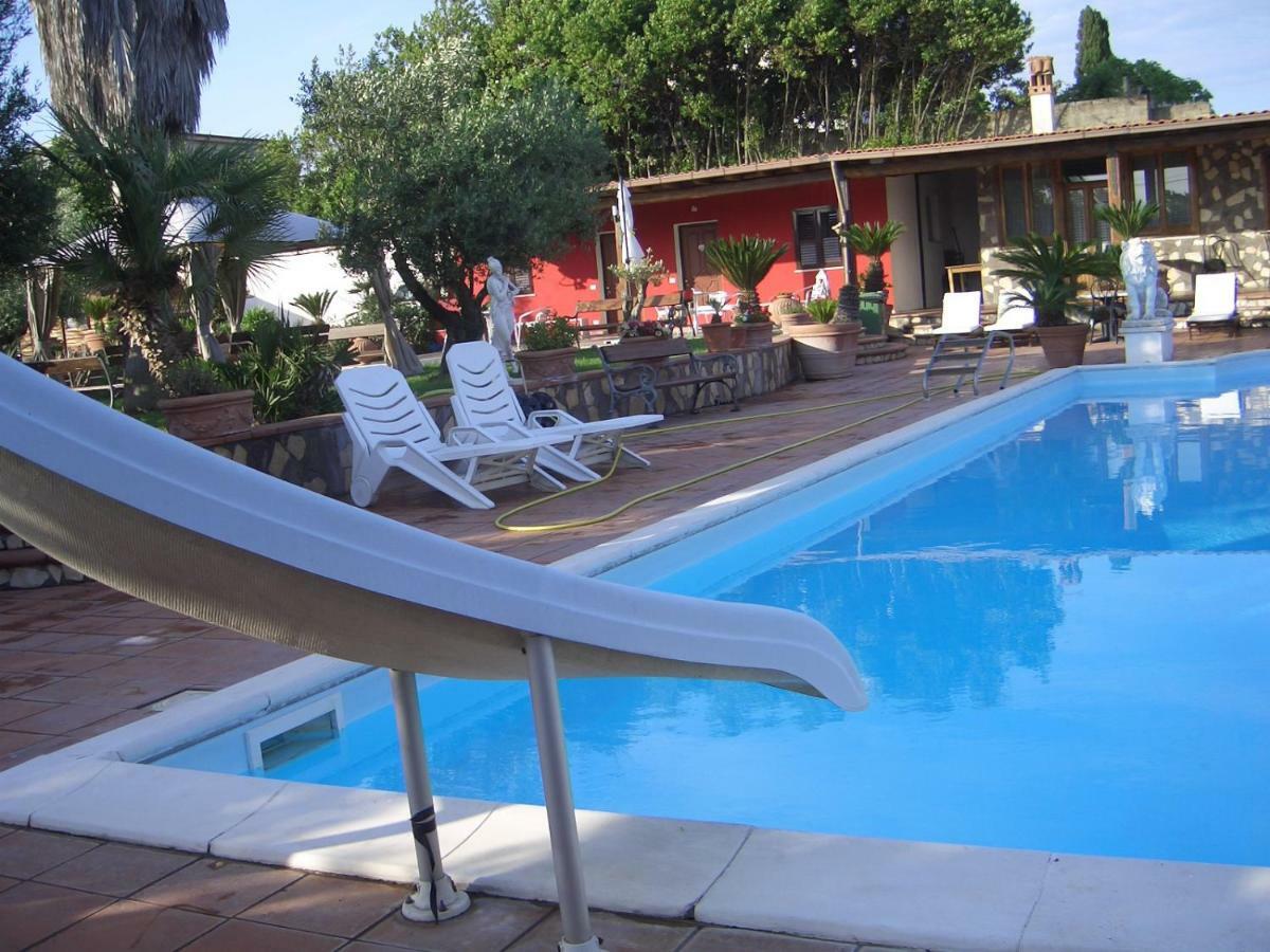 Chalet L Oasi Di Ambra 8 Posti Letto Con Uso Piscina Ардеа Экстерьер фото