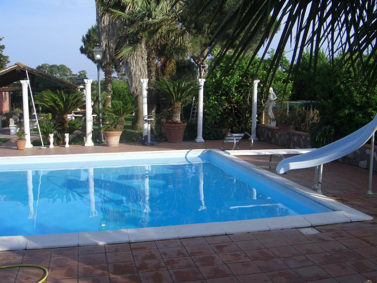 Chalet L Oasi Di Ambra 8 Posti Letto Con Uso Piscina Ардеа Экстерьер фото