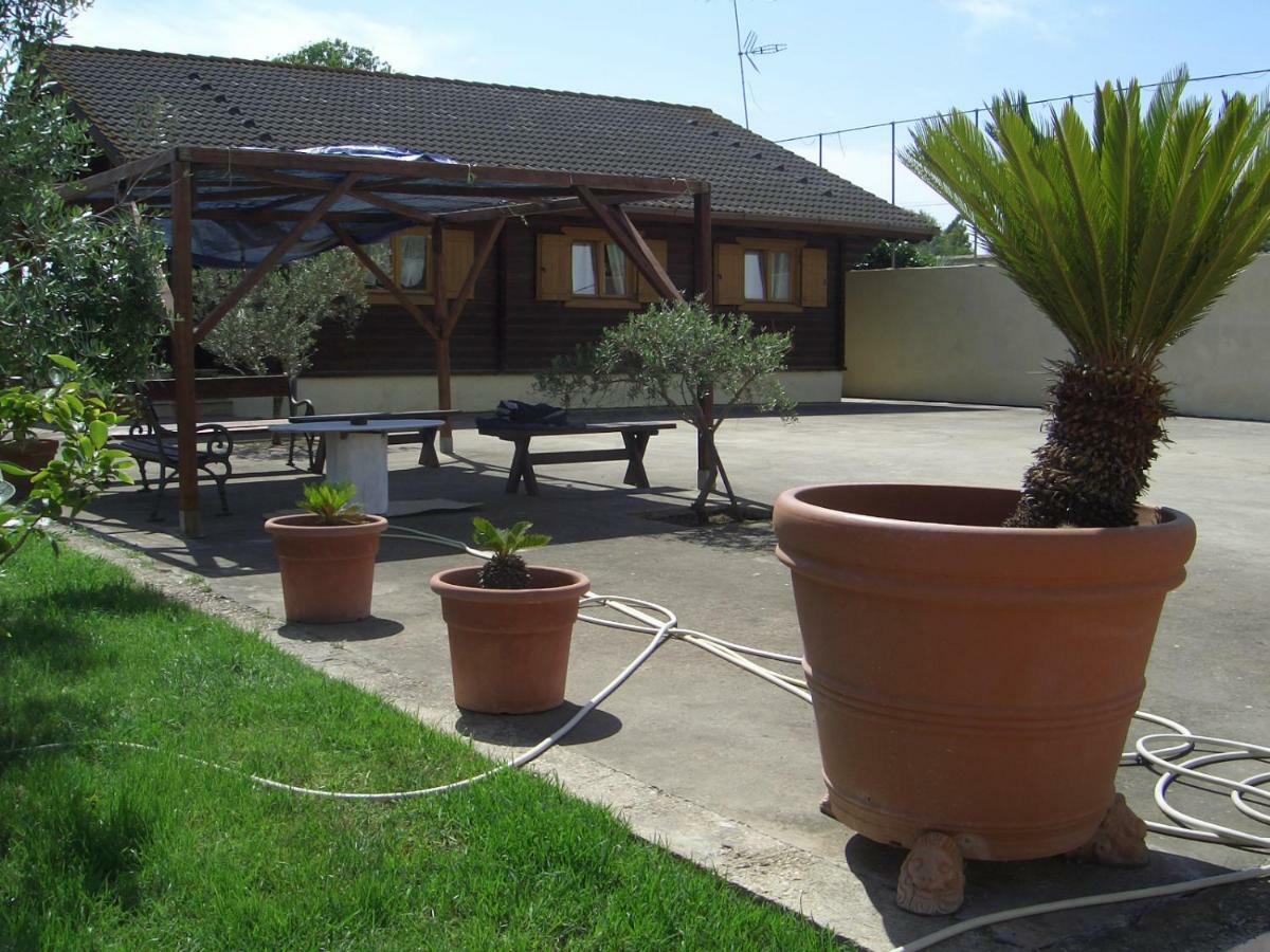 Chalet L Oasi Di Ambra 8 Posti Letto Con Uso Piscina Ардеа Экстерьер фото