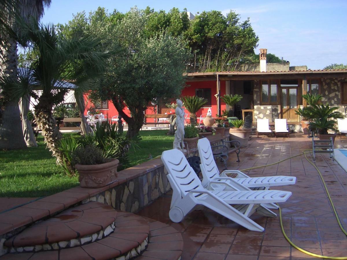 Chalet L Oasi Di Ambra 8 Posti Letto Con Uso Piscina Ардеа Экстерьер фото
